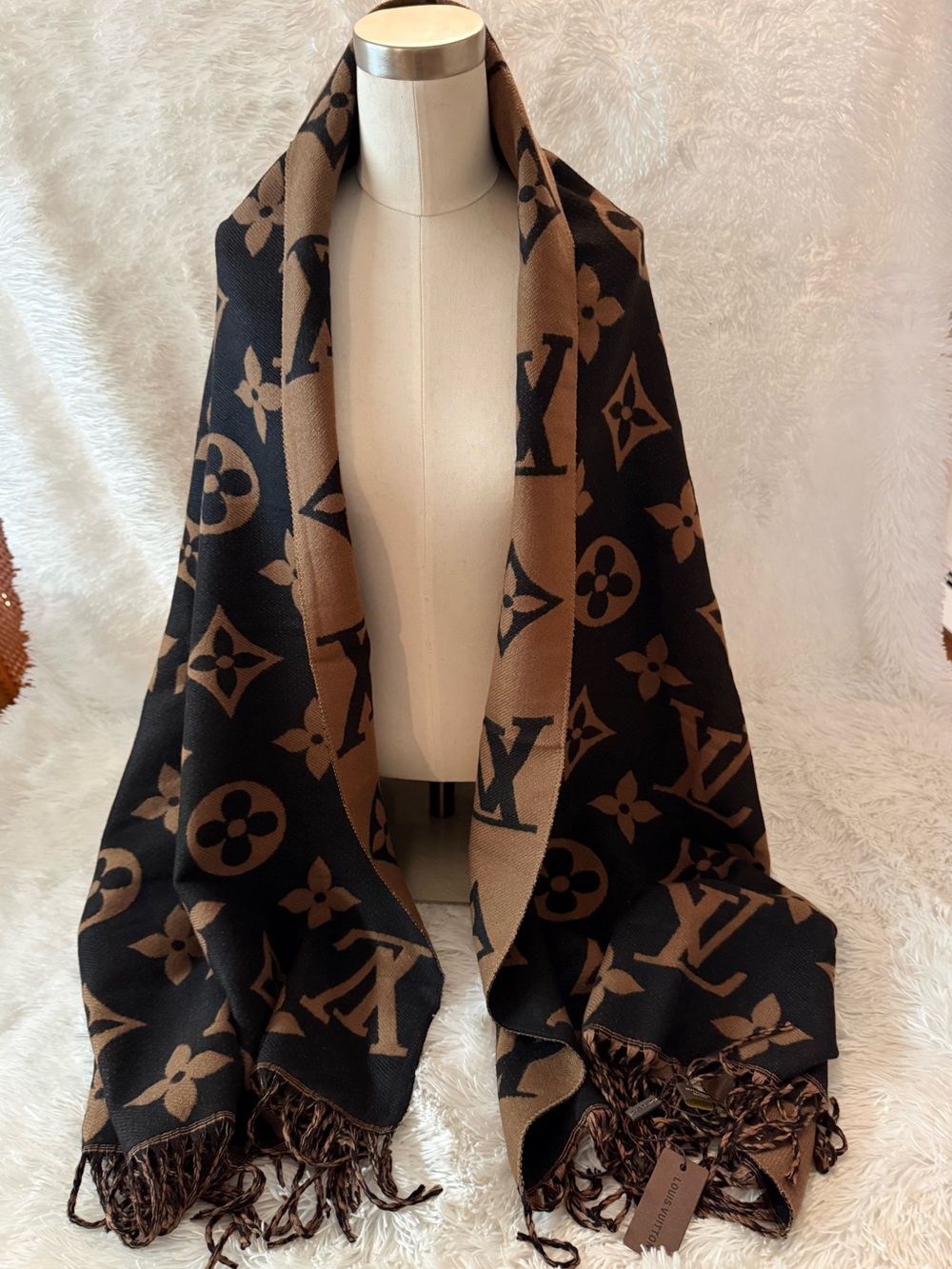 Louis Vuitton Cashmere Scarf/Shawl/Wrap